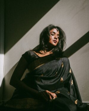 Oviya Santhakumar Instagram - Six yards of elegance, draped in tradition and woven with grace.”
Saree: A timeless symbol of beauty and heritage, flowing with stories of tradition and grace.
Photographed at @akshardhamusa, capturing the serenity and charm of Indian culture.

#SareeLove #IndianHeritage #TraditionalElegance #TimelessBeauty #CulturalGrace #SareeNotSari #templediaries
#SareeNotSari #TimelessTradition 
Pc: @sudhakar_3697 
Saree: @sundari_silks