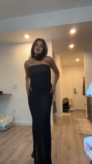 Oviya Santhakumar Instagram - Appreciate the dress y’all 🧟‍♀️☕️