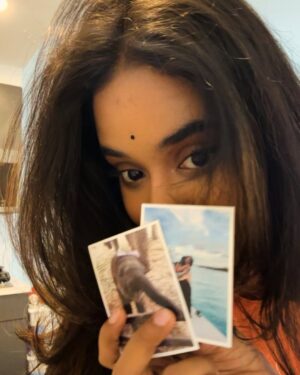 Oviya Santhakumar Instagram - It’s my birthday tadawwwww. Got this cute gift from @nagomibysxmr