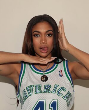 Paige Hurd Instagram - anyone else a certified photo hoarder?

📷 @collinstark | july ‘22