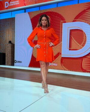 Pamela David Instagram - Hoy 04/04 en el día mundial de la vitamina C, vestida para la ocasión 😂🤣🤣🍊@garofalo.ar @milano_store_  gracias @rickiprensa  #stylist @anibransburg  #asistdevestuario & #ph @marie_loweig  #makeup @sabryfossatty  #peinado @dipmiriam