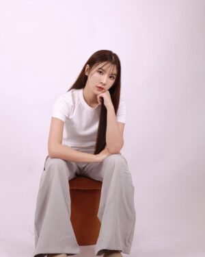 Pannin Charnmanoon Instagram - 🐰⛅️ #เจนจะเป็นดาวสินกำ #LikeAPaletteSeries
#wonderlifeentertainment 
.
.
Make up @rumpabeauty 
Studio @grace.h.studio 
Outfits @ninetiesdesign 
Special thanks @rapirabicolor_official @rapirabi.kae @thehclinic