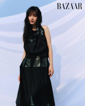 Pansa Vosbein Instagram - #BAZAARDigital เมื่อเสื้อผ้าที่มีรูปทรงอันเป็นเอกลักษณ์โคจรมาพบกับตัวตนอันน่าค้นหาของ ’มิ้ลค์-พรรษา วอสเบียน‘ ที่มาพร้อมกับลุคจาก 132 5. ISSEY MIYAKE ในซีรีส์ 132 5. STANDARD ไอเท็มซิกเนเจอร์ที่ถูกออกแบบมาด้วยการผสมผสานเทคโนโลยีให้เข้ากับนวัตกรรมและความยั่งยืน ผ่านแนวคิดการพับเสื้อผ้าแบบ 3 มิติ ที่มีรากฐานมาจากการพับกระดาษแบบญี่ปุ่น จนออกมาเป็นความลงตัวในทุกมิติบนปกดิจิทัลฮาร์เปอร์ส บาซาร์ ประเทศไทย ประจำเดือนมีนาคม 2025

#1325ISSEYMIYAKEth
#MilkPansa
#BAZAARThailand