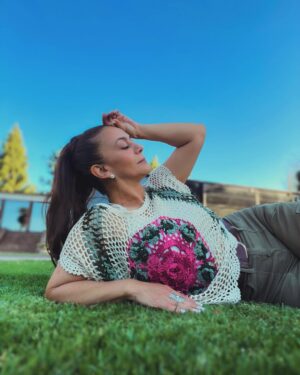 Paola Troncoso Instagram - Manifiesta todo lo que deseas lograr en tu vida, cree en ti y en tu ser interior que es todo amor y sabiduría.  Todo se puede lograr, sólo depende de ti!. Que tengan una linda noche y un maravilloso despertar.❤️ #psicologíatranspersonal