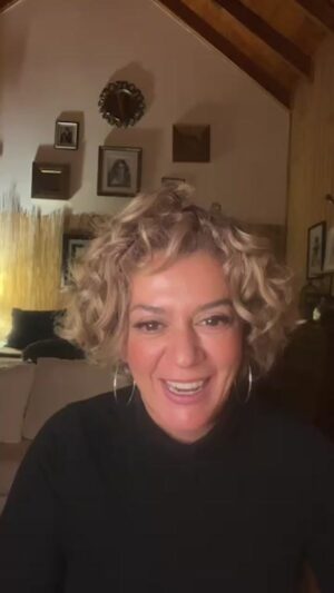 Paola Troncoso Instagram - Un Live muy interesante y entretenido con @oscarmurapsicologo . Gracias a todos los que sé conectaron, qué descansen ❤️♥️