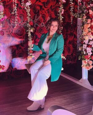 Paola Troncoso Instagram - Que linda exposición de la obra de Frida Kahlo, vayan a verla con su familia, es una gran experiencia interactiva entretenida y emocionante. @arpoulet te quiero amiga❤️