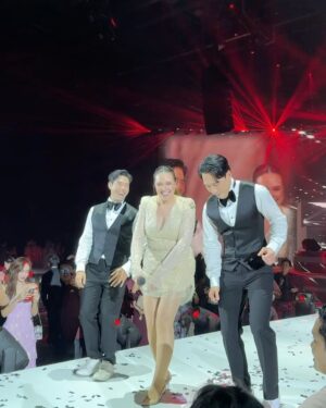 Patcharasri Benjamas Instagram - กว่าจะเป็นงานฉลองการแต่งงานวันนี้ 18ปีของ @woodytalk @otechab ผ่านอะไรกันมาเยอะมาก แม้จะถึงวันแต่งงานก็มีเรื่องมาทดสอบจิตใจของทั้งคู่ ในฐานะเพื่อนที่้เห็นความรักของเขามาเสมอ เขาเหมาะสมกันค่ะ เขาขาดกันไม่ได้ค่ะ จะแง่งอนอะไรกัน สุดท้ายแล้ว…เขาก็กลับมารักกัน ยังไงก็อยู่ข้างๆเสมอนะเพื่อน 🤍🩷 #wandolandoflove