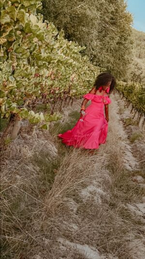 Patricia Kihoro Instagram - I got to meet and work with a really amazing filmmaker while in SA. A few weeks ago, after wrapping a work shoot at the @morgenhofestate, @hlogi.za asked if I could hang back and shoot something for a few minutes. I was down so we did and he made magic.

This is so beautiful Hlogi. Thank you.
Watch the wide frame version on @hlogi.za’s page. 

💃🏾 from @shopzeva.
Hair - Clip ins from @spritzhairstudio.
Earrings - @inzukidesigns (Thank you @t.khatatsi!).
Cuff watch - @suedwatches.
🎶 @muneyi_ 

#VisitSouthAfrica #SweetEscapes @visitsouthafrica.africa