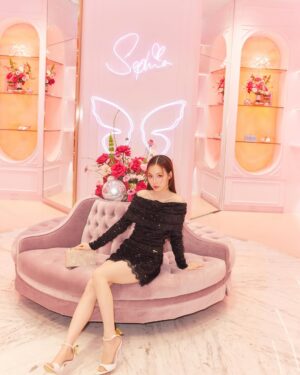 Pattranite Limpatiyakorn Instagram - Dreamlike ✨🦋@SophiaWebster @BoniqueBoonlapo
#SophiaWebsterxMilkLove #SophiaWebsterTH #BoniqueBoonlapo #Boonlapo
