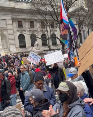 Phillipa Soo Instagram - This is what democracy looks like. Indivisible, with Liberty and Justice for all. #handsoff 

@indivisibleteam @moveon @womensmarch @nyclu 

https://handsoff2025.com/about