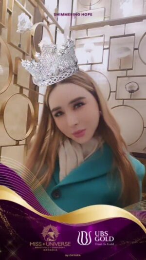 Poppy Capella Instagram - It is an honor for me, Miss Anne and Miss shameera , to use the Shimmering Hope Crown filter. 
Thankyou 😘💓💗

@ubs.gold 
@michael__yahya