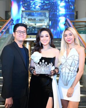 Poppy Capella Instagram - Special thanks to
@riomotret and team
@slamwiyono make up
@nieldimitrij fashion stylist

"Together we stand, united in our mission to empower women and celebrate their beauty, intelligence, and strength 💪🏽👑 #PageantTeam#MissUniverseIndonesia2023 #EmpoweredWomen #RevealingCrownMoments"