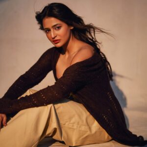 Prakriti Pavani Instagram - honey dipped and sun kissed 

makeup @prismbypriyanka1
hair @hairbyprem
stylist @stylistshikhar
clicked by @saurabh_sonkar 
@backstage_mumbai