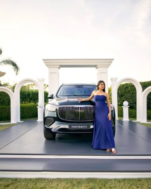 Prakriti Pavani Instagram - horsepower meets girl power 

a day with @mercedesbenzind for the @mercedesmaybach SL680 monogram series launch! ⭐

clicked by @bastihansen

wearing @select_staples