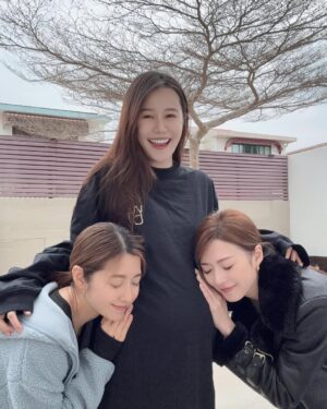 Priscilla Wong Instagram - 2025年 
大家一直為自己嘅事情而忙碌
雖然好似少咗聚
但係一直緊貼住大家發生嘅事
這天咁啱一個電話
大家剛好可以相見
更珍惜見面嘅時間
對大家嘅愛同關懷
就是這樣單純🥰

好期待見到你嘅小寶貝❤️❤️❤️
@wongtsuiyu