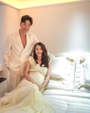 Priscilla Wong Instagram - 一家三口子去看床褥❤️
進入了不停要來回廁所，
怎樣睡也腰酸骨痛的日子，
真的很想好好睡一覺🌈
小肚子每個晚上也在開party ，
今天在出席活動期間，
也在不停跳舞，
真的每個階段也有新鮮事～ 
謝謝邀請我們一家參加開幕禮❤️
祝我們都有好睡眠☺️

#aise寶褓 #aisebaobao #AImattress #萬眾智能城 #寶褓般好睡眠

#🌈