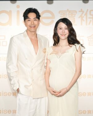 Priscilla Wong Instagram - 一家三口子去看床褥❤️
進入了不停要來回廁所，
怎樣睡也腰酸骨痛的日子，
真的很想好好睡一覺🌈
小肚子每個晚上也在開party ，
今天在出席活動期間，
也在不停跳舞，
真的每個階段也有新鮮事～ 
謝謝邀請我們一家參加開幕禮❤️
祝我們都有好睡眠☺️

#aise寶褓 #aisebaobao #AImattress #萬眾智能城 #寶褓般好睡眠

#🌈
