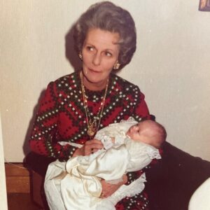 Queen Elizabeth II of the United Kingdom Instagram - Wishing all mothers, and those who are missing theirs today, a peaceful Mothering Sunday.

📸 A young Prince Charles (now The King) and Princess Anne attend the Royal Windsor Horse Show with The late Queen Elizabeth in 1956.

📸 The Queen’s late mother, Rosalind, with her eldest grandson, Tom.

#MothersDay