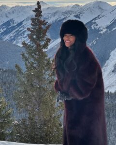 Actress Quen Blackwell HD Photos and Wallpapers March 2025