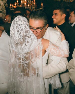 Ranna Raees Instagram - Am being a daddy’s girl forever🥹
Am blessed for having you in my life welly belly🤍
بحبك يا حب حياتي✨