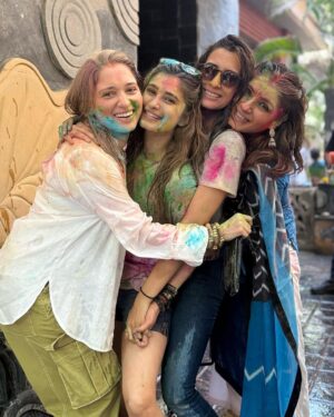 Raveena Tandon Instagram - My favourite summer days .. ! 😍🎉🎂🥳 🎨♥️