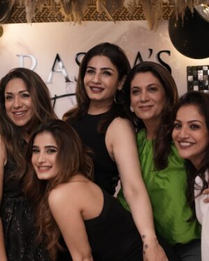 Raveena Tandon Instagram - My favourite summer days .. ! 😍🎉🎂🥳 🎨♥️