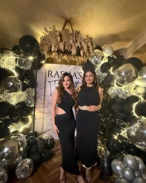 Raveena Tandon Instagram - My favourite summer days .. ! 😍🎉🎂🥳 🎨♥️