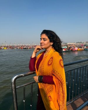Raveena Tandon Instagram - Maha Kumbh / Kashi . 🙏🏻🕉️🙏🏻