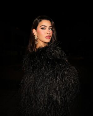 Rawan Bin Hussain Instagram - اوففففففف شنو هذا👸🏻💅🍯🌞🌸✨😋💋🫦🍒🪐💫🔥