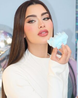 Rawan Bin Hussain Instagram - Luna’s birthday look🦋❄️
لوك عيد ميلادي بنتي لونا الغالية، حبيبة امها⛄️