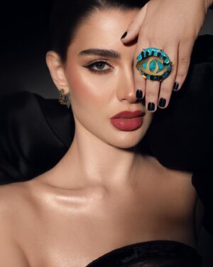 Rawan Bin Hussain Instagram - AKA his Queen👸🏻😌❤️

PHOTO @khalilalmalood 
MAKEUP ARTIST @maisondeleen 
HAIRSTYLE @laloge_uae 
STYLIST @saharwears
DRESS @nourfathallah
JEWELLERY  @bilarabi