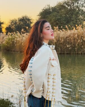 Rawan Bin Hussain Instagram - 🦢🐥🦋☀️🌳🌻🌅🤍