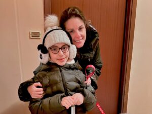 Rebeca Escribens Instagram - Comparto con ustedes algunas imágenes de lo que ha sido un viaje de ensueño. 
Un viaje que planifique desde enero del 2024. 
Un viaje que me ratifica lo bendecida que soy. 

1-Nuestro año nuevo en Barcelona
2-Teleferico de Montjuic Barcelona 
3-Un encuentro mágico con @annacortinaoficial en @larocavillage 
4-En Carcasona, Francia.
5-El Castillo de Carcassonne (también conocido como Palatium) se encuentra adosado a las murallas exteriores de la Ciudadela y fue erigido por los vizcondes de Trancavel, vasallos de los condes de Toulousse, que fueron derrotados tras la cruzada albingense en el siglo XIII.
(Copiadito de Google)
6-Camino a Turín, Italia para encontrarme con mi hermana del alma.
7-Noche de encuentro con mi Mabel y mi ahijada Dalia Rebeca preciosa.
8-Siete de la mañana, aún oscuro llevando a mi ahijada al colegio.
9-Con mi Betty! Muy orgullosa de ella y todo lo que ha logrado.
10-Un amanecer bonito.
11-Un clásico en Niza.
12-Las Arenas de Nîmes, Francia.
13 y 14- Amanecer en Cadaqués 
15- La iglesia de la Gran Madre de Dios, es un Templo católico de Turín, Italia.
16-Mi lugar favorito en mi mundo, el mar.
Cadaqués es un magnífico y remoto pueblo de pescadores situado en la península del Cap de Creus en la famosa Costa Brava española.
17-Una loca suelta en Niza con su Wachimam Pacheco.
