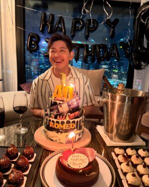 Rebecca Lim Instagram - Can’t remember when was the last time I hung out past midnight 🤪 Happy Birthday dear @romeotan 🫶🏻 Your 20s are going to be amazing! I know it 🤍 #DoubleRs
