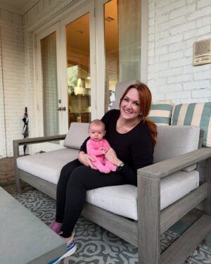 Ree Drummond Instagram - In my grandma era 💃