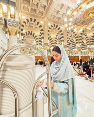 Reem Shaikh Instagram - Eid Mubarak 🤍

My best Eid till date. Allah ka Bohot Bohot shukar hai for everything. 
alhamdulillah For everything. 

 Thank you @cosmictours