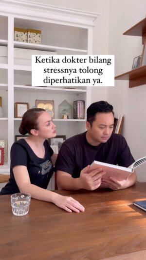Rianti Cartwright Instagram - Kalau diliatin kira2 berkurang ga ya?