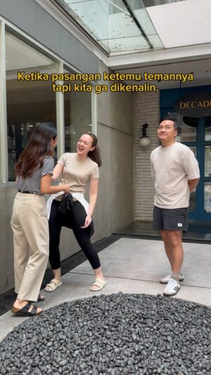 Rianti Cartwright Instagram - Pernah alamin ga situasi awkward kayak gini?