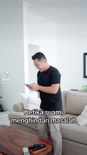 Rianti Cartwright Instagram - Siapa yang suaminya begini juga?