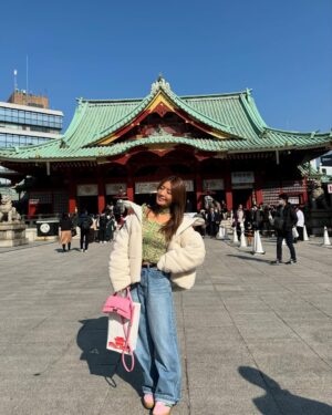 Rina Hashimoto Instagram - 日常〜😌🫧
UFOキャッチャー楽しかったあ〜🛸✨

ラーメンだいすき。
いまは減量中なので長らく食べてないなぁ。

ぁあ〜こっっってりで、
次の日、誰？ってぐらい浮腫むラーメンが食べたい😮‍💨🩷

おなかすいてきたよぉ🥹🩷

写真のツインテールはただの酔っ払いです🥴笑
ヘアゴムくださいって言ったら2個くれたから
ツインテールでラーメン食べました。

明日はイベントだーっ！
サウナからの更新でした🙂✌️
