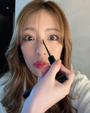 Rina Hashimoto Instagram - 日常〜😌🫧
UFOキャッチャー楽しかったあ〜🛸✨

ラーメンだいすき。
いまは減量中なので長らく食べてないなぁ。

ぁあ〜こっっってりで、
次の日、誰？ってぐらい浮腫むラーメンが食べたい😮‍💨🩷

おなかすいてきたよぉ🥹🩷

写真のツインテールはただの酔っ払いです🥴笑
ヘアゴムくださいって言ったら2個くれたから
ツインテールでラーメン食べました。

明日はイベントだーっ！
サウナからの更新でした🙂✌️