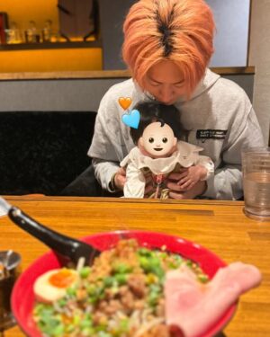 Rino Sashihara Instagram - 🚃
人生初！岡崎！
みいちゃん最高のガイドありがとう！てっちゃんにも、可愛すぎる👶🏻にも久々に会えて嬉しかった！
食べるものぜーんぶおいしくて、街のみなさんあたたかくて、みいちゃんがたくさんの人に声をかけられてるのをみて勝手に誇らしくなった〜！なんか久々こんなに笑ったなーっていう1日でした😂

また行きたいな！