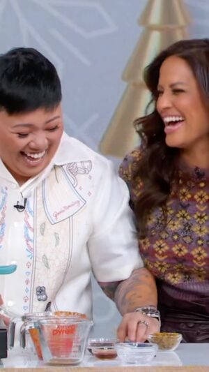 Rocsi Diaz Instagram - @rocsidiaz learns how to say hot dog in Filipino… 🥴🤭