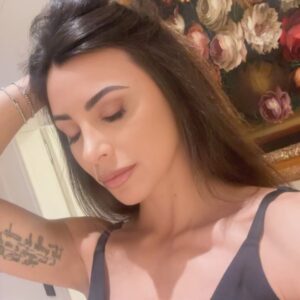 Actress Romina Pierdomenico HD Photos and Wallpapers March 2025