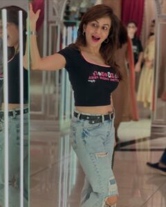 Actress Roop Durgapal HD Photos and Wallpapers March 2025
