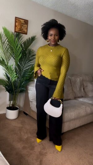 Ruth Ndulu Maingi Instagram - In my feelings 💛

Necklace @prealajewels 💫
Shoes @shoetopia.ke 

#explore #fashion #gratitude #actress #kenya #spring #explorepage #afro