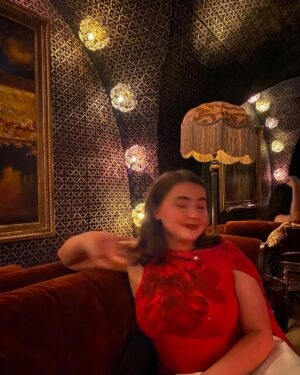 Sabrina Carpenter Instagram - Je suis petite est sucre!