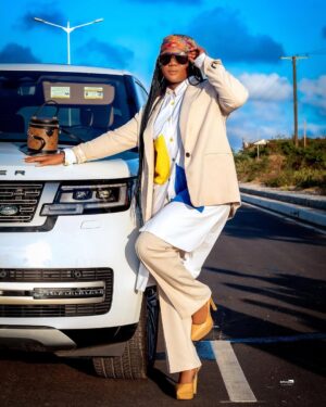 Salma Mumin Instagram - SILENCE OBVIOUSLY CANT  BE GOLDEN IN THIS GHANA 🇬🇭 

@roverfestafrica is this 9th November.
Background story of Roverfest 

Roverfest is a unique event celebrating the luxury and diversity of Land Rover vehicles, from Range Rovers to Defenders and more. The first edition took place in October 2023 with an impressive turnout, leading to a highly demanded Christmas edition in December 2023.

Roverfest welcomes all Land Rover enthusiasts, regardless of the model they own. This year, Roverfest 2024 will be held at Ghud Park inside Accra Mall, starting at 2 PM. Attendees can look forward to a range of activities, including health screenings by Ridge Medical Center professionals, sip-and-paint sessions, a Land Rover convoy, live performances, car care maintenance and more.

The Rover convoy, featuring 40 sleek vehicles, will depart at 2 PM from a designated location to the event grounds. 

One significant thing this year is, proceeds from this Roverfest24  will go towards providing  wheelchairs to support our physically challenged community members so we also raising funds anyone who wanna support can check @roverfestafrica socials for details n donate plus we also promoting peace among each other towards the general elections, we believe when we meet and share some drinks we will be united and not to attack each other as we head towards the elections 

Big thanks to all sponsors this year 
LifeTaste beverages 
Adb
Hollard insurance 
Ridge medical Center 
DVLA 
Cricova winery
Autodash supply

Tickets are available for 100 GHS and can be purchased dial *713*33*933# or call 0502367987 for table reservations.