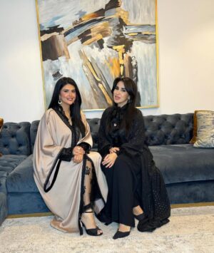 Salma Rachid Instagram - مرحبا بينا فمنزل الجميلة قلبا و قالبا @salmarachid.official ❤️
حوار قريبا جدا على @medradio_officiel

Tenue traditionnel Salma Rachid chez @couturebysika 
.
.
.
.
Ma tenue traditionnel  chez @sbcollection_sb 
#hkhbarstar #شخبار_ستار