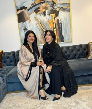 Salma Rachid Instagram - مرحبا بينا فمنزل الجميلة قلبا و قالبا @salmarachid.official ❤️
حوار قريبا جدا على @medradio_officiel

Tenue traditionnel Salma Rachid chez @couturebysika 
.
.
.
.
Ma tenue traditionnel  chez @sbcollection_sb 
#hkhbarstar #شخبار_ستار